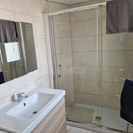 Perfect Location For Nightlife @ The Strip Διαμέρισμα Αλμπουφέιρα